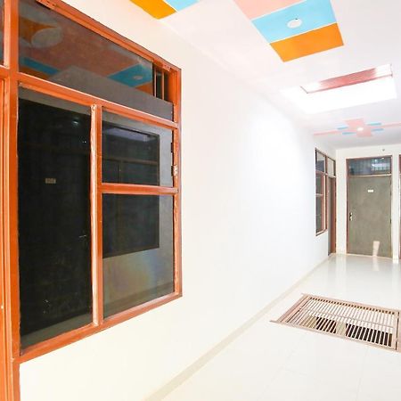 Отель Oyo Flagship 62980 Shiva Residency Garhi Harsaru Экстерьер фото